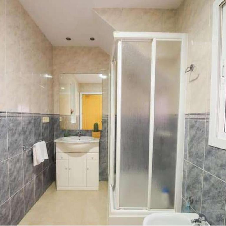 Encantadora casa en barrio de Triana - Casa de 2 dormitorios - 32