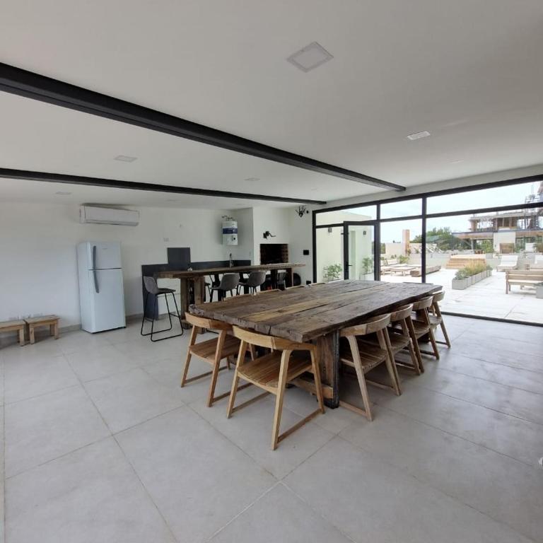 Alquiler De Departamento Monoambiente Con Terraza, Frente Al Mar En La Costa Quequén, Con Pileta, Solarium y Sum Con Parrilla - Apartamento de 1 dormitorio - 16