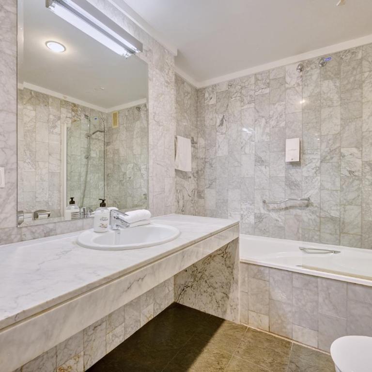 Mendebaldea Hospitales Premium - Apartment - 7