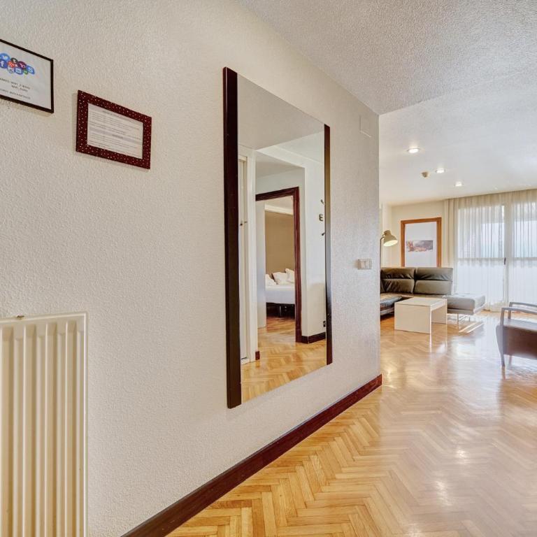 Mendebaldea Hospitales Premium - Apartment - 12