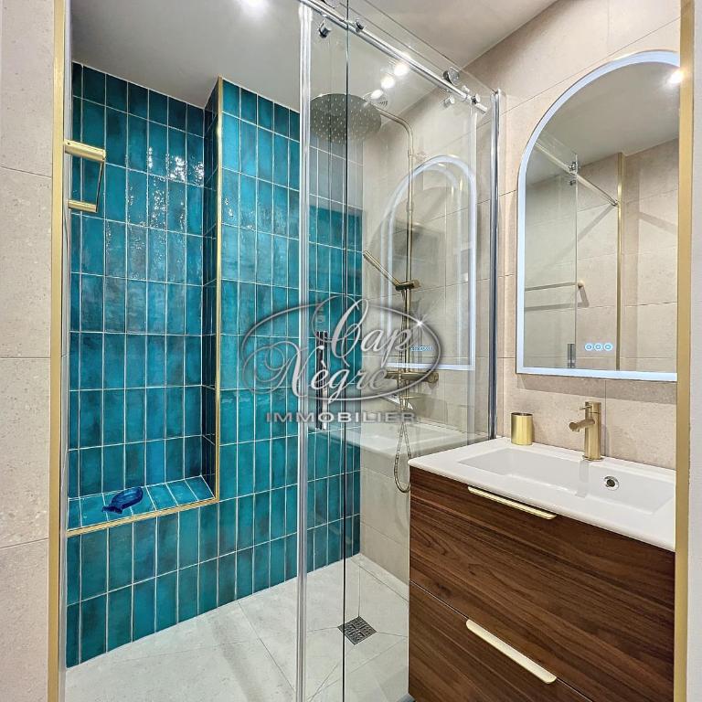 Appartement T2 vue mer, pieds dans l'eau avec accès direct à la plage de Cavalière - LE LAVANDOU - Apartment mit Meerblick - 7