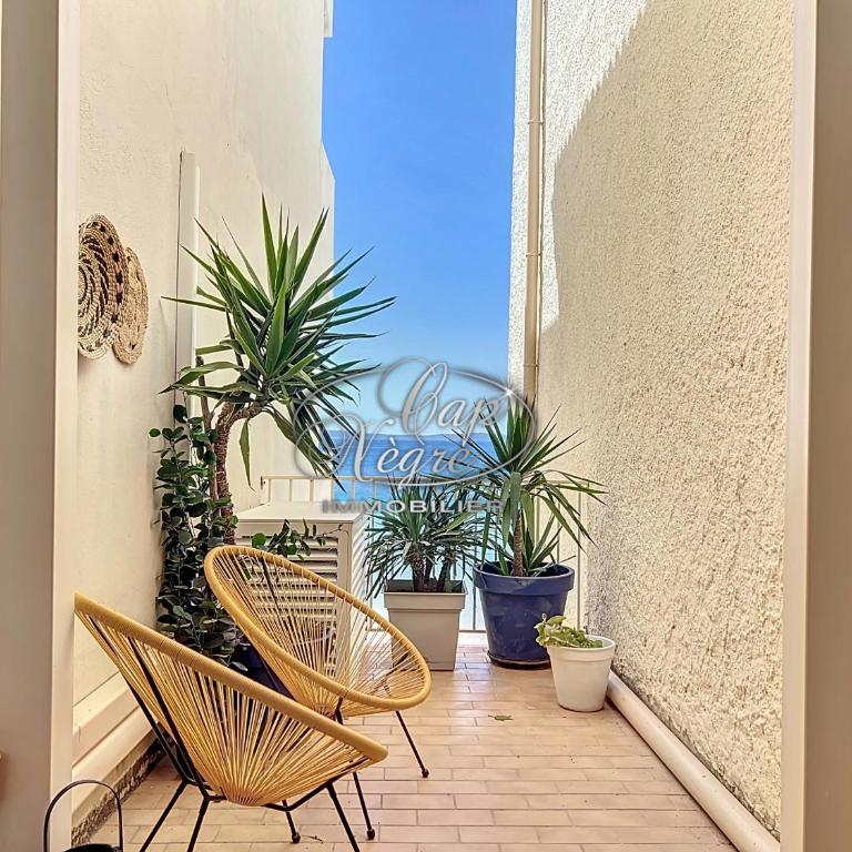Appartement T2 vue mer, pieds dans l'eau avec accès direct à la plage de Cavalière - LE LAVANDOU - Apartment mit Meerblick - 10