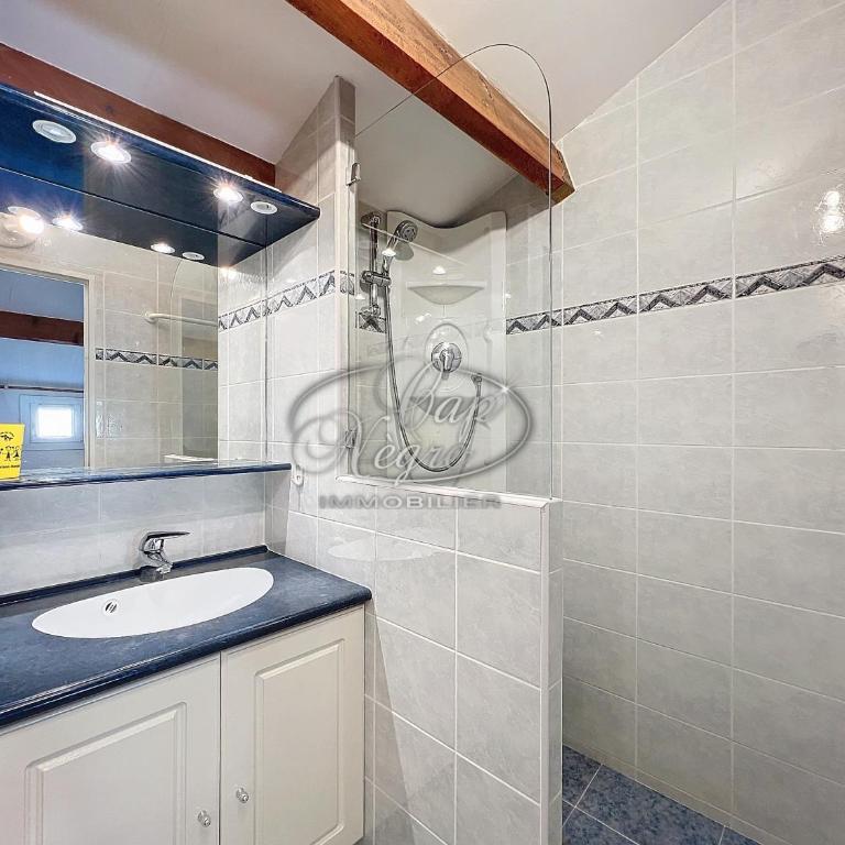 Appartement T2 cabine duplex 2 étoiles 4 personnes à 50 m plage de Pramousquier - Appartamento con Vista Mare - 9