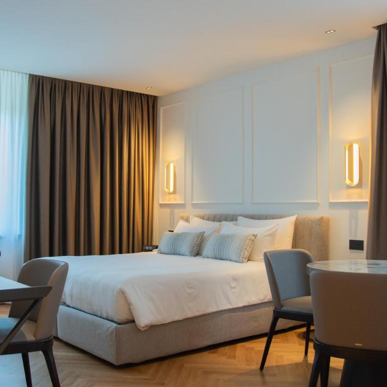 Ambassador Palace Hotel - Suite - 2