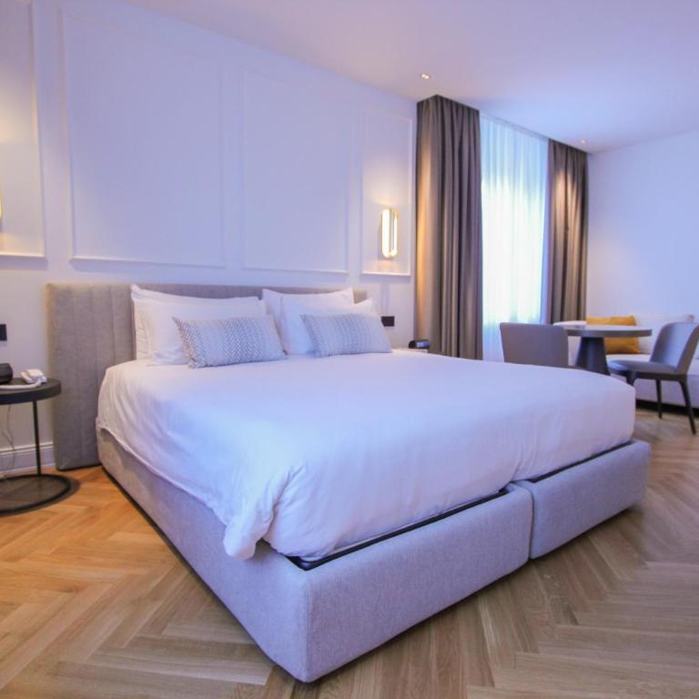 Ambassador Palace Hotel - Suite - 1