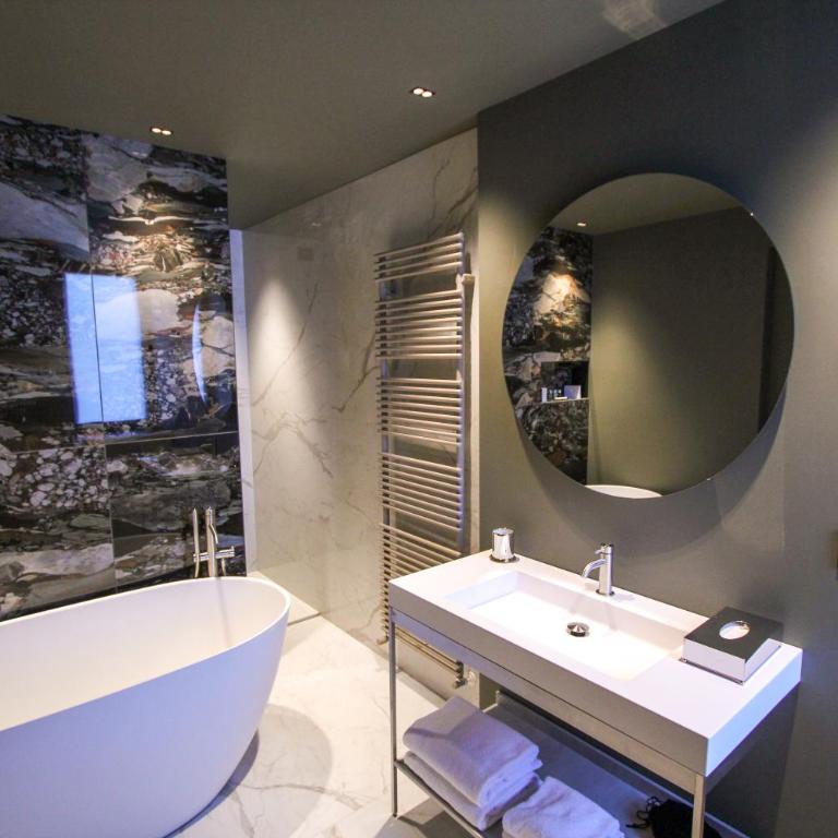 Ambassador Palace Hotel - Suite - 5
