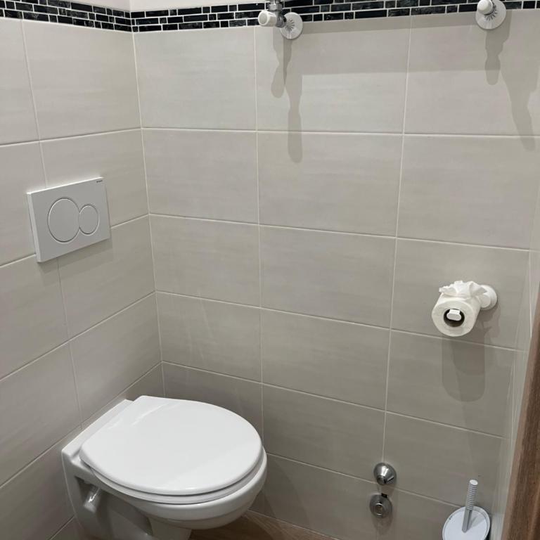 New House - Double Room with Private Bathroom - 4