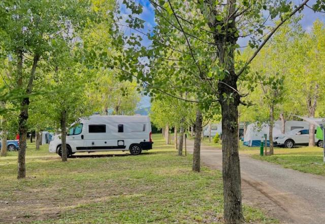 Camping Valle de Hecho - Empty spot with electricity and water for Autocamper and Van - 5