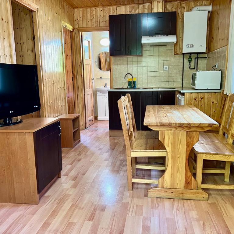 Camping Valle de Hecho - Bungalow Familiar - 12