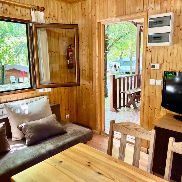 Camping Valle de Hecho - Bungalow Familiar - 1