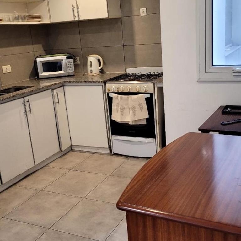 Departamento 3 Amb Zona Guemes - Apartamento de 2 dormitorios - 11