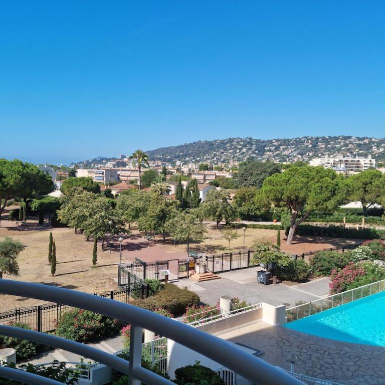 F2 totalement rénové, 200 m de la plage, piscine, parking, tout à pieds - Apartment mit 1 Schlafzimmer - 24