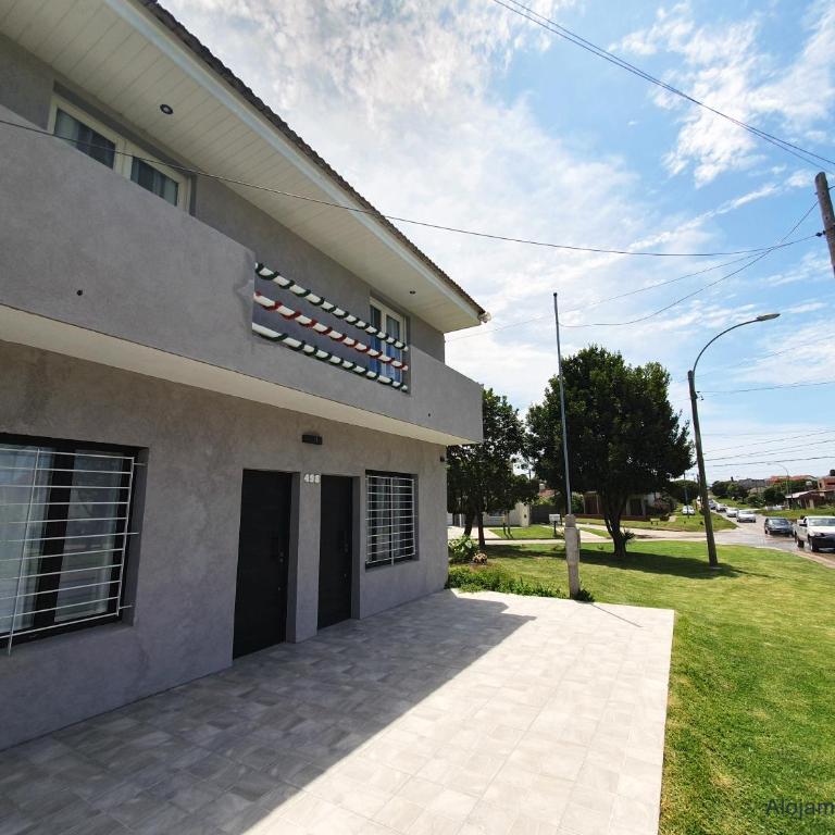 Departamento tipo casa a Estrenar en Mar del Plata proximo Mogotes, a las playas del sur y El Faro -- Somos Alojamientos MDQ -- Casa Marea - - Apartamento de 2 dormitorios - 42