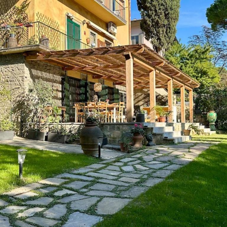 Casa Stibbert Garden Retreat - Two-Bedroom House - 35