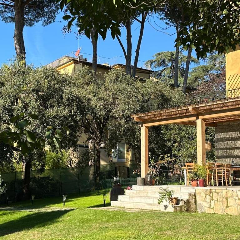Casa Stibbert Garden Retreat - Two-Bedroom House - 58