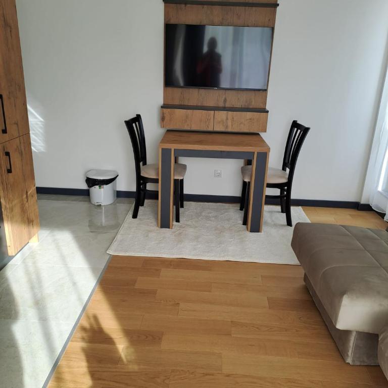 Winter House - Studio - 1