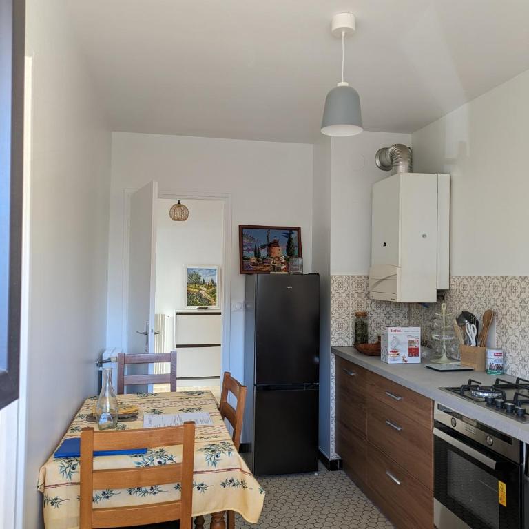 Appartement spacieux et calme - Apartment mit 1 Schlafzimmer - 7
