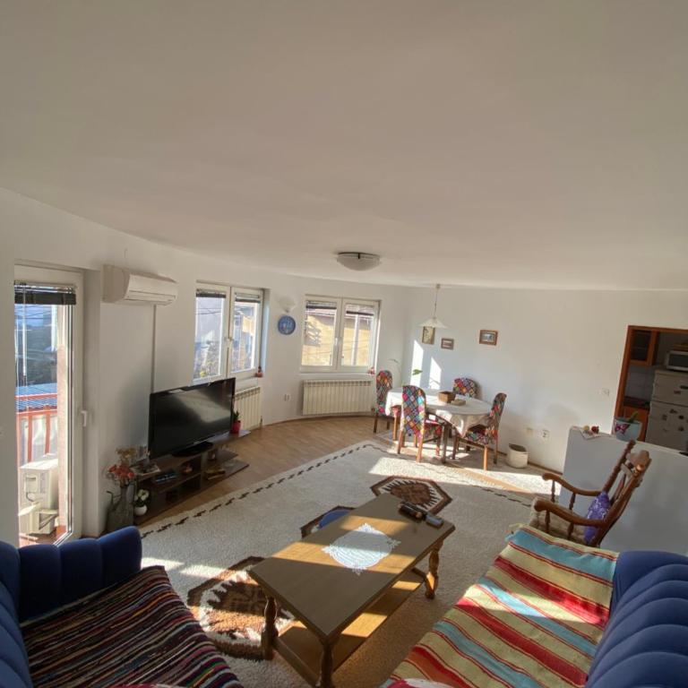 Cherry Hill Sarajevo - Apartman sa 2 Spavaće Sobe i Balkonom - 1