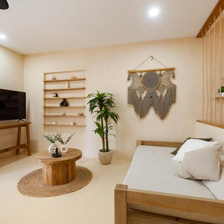 Cocay Lofts203 Unique Jungle Swim Up and Plunge Pool - One-Bedroom Apartment - 32
