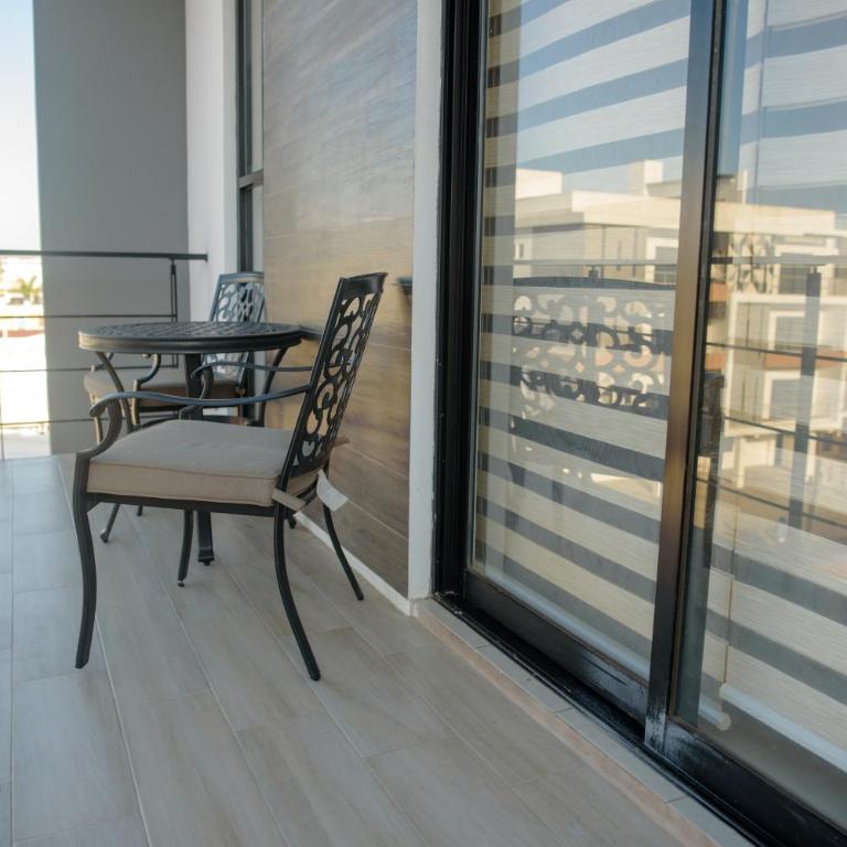 2br/2ba Condo 1 block to ocean! - Unit 6 - Two-Bedroom Apartment - 17