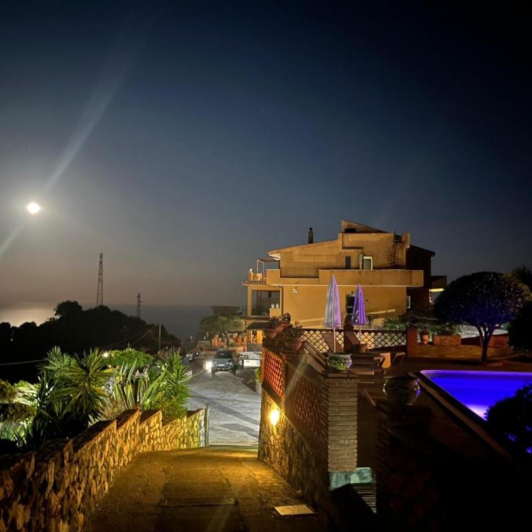 The Lemon Tree - One-Bedroom Apartment - 2