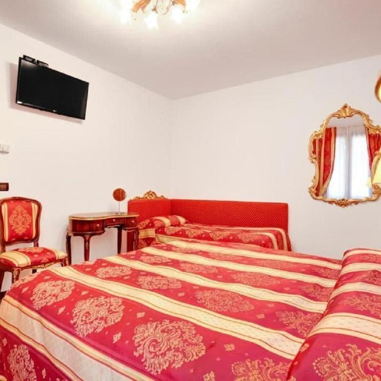 5 min away from Venice Biennale - One-Bedroom Apartment - 3