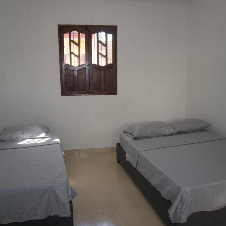 Hostal Barrio Abajo - Triple Room with Private Bathroom - 12