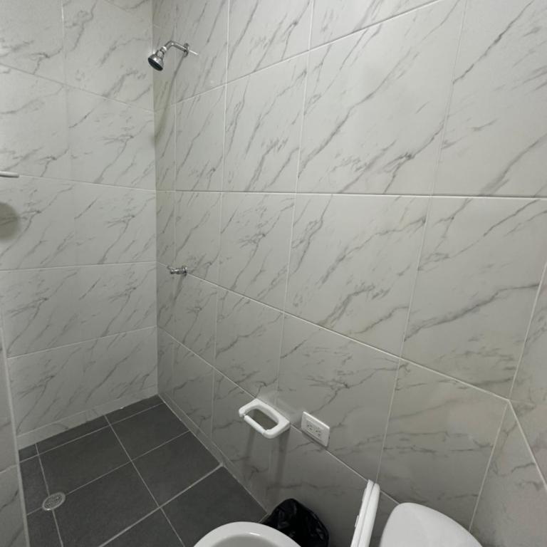 Hostal Barrio Abajo - Quadruple Room with Private Bathroom - 12