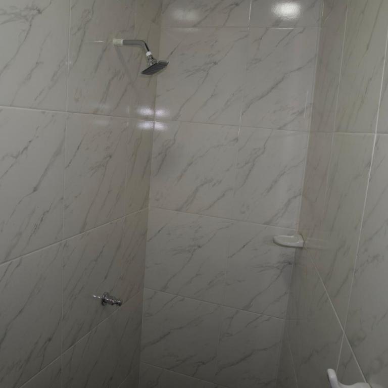 Hostal Barrio Abajo - Habitación Familiar con baño privado - 2