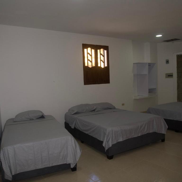 Hostal Barrio Abajo - Habitación Familiar con baño privado - 10