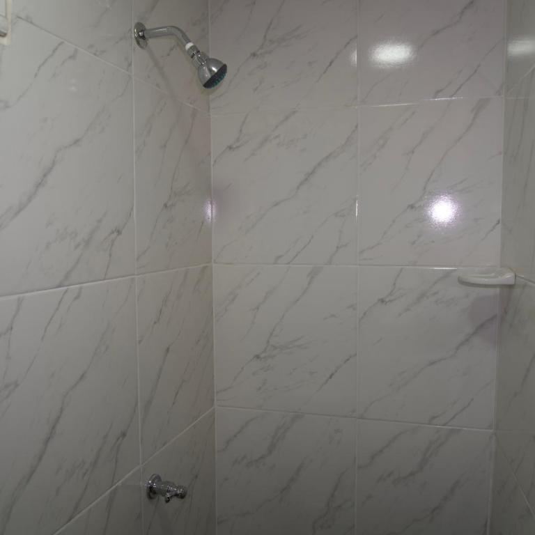 Hostal Barrio Abajo - Habitación Doble con baño privado - 3