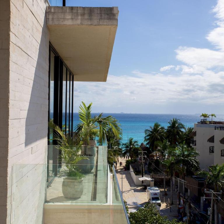 Oceanview PH | Private Rooftop & Jacuzzi - Three-Bedroom Apartment - 18