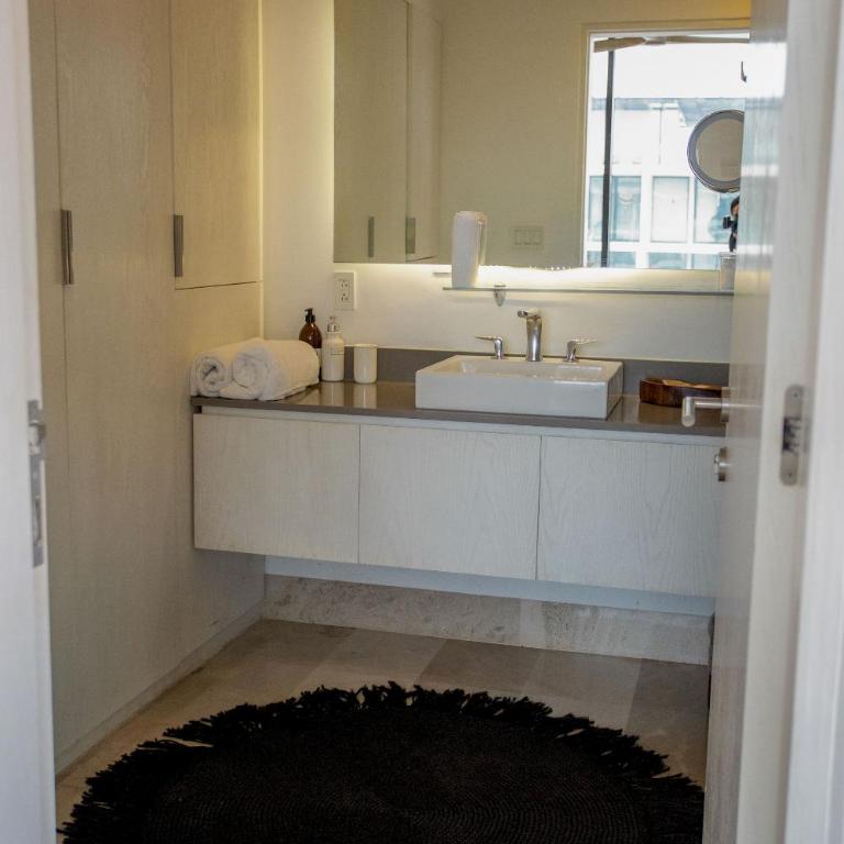 Oceanview PH | Private Rooftop & Jacuzzi - Three-Bedroom Apartment - 19