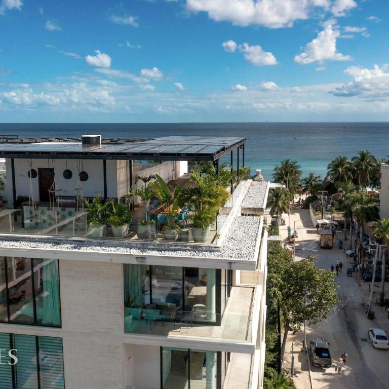 Oceanview PH | Private Rooftop & Jacuzzi - Three-Bedroom Apartment - 44