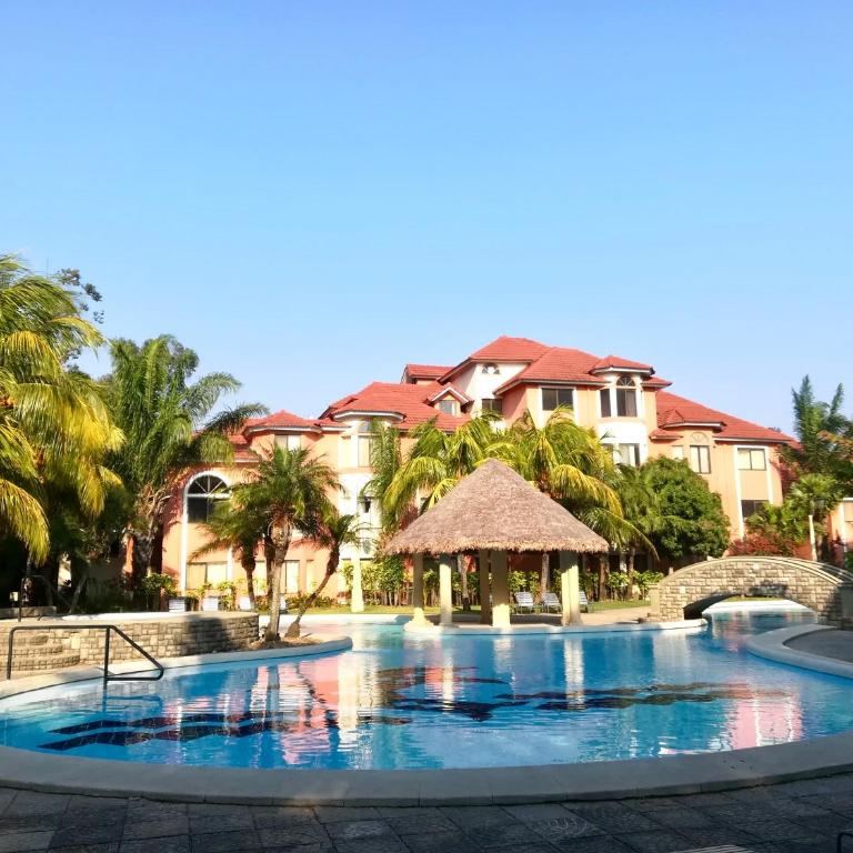 Apartamento con vistas a la piscina en Buganvillas - Apartamento de 3 dormitorios - 1