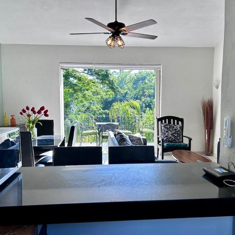 2 Bedroom Treetop Condo - Apartment - 8