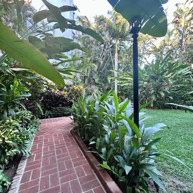 2 Bedroom Treetop Condo - Apartment - 10