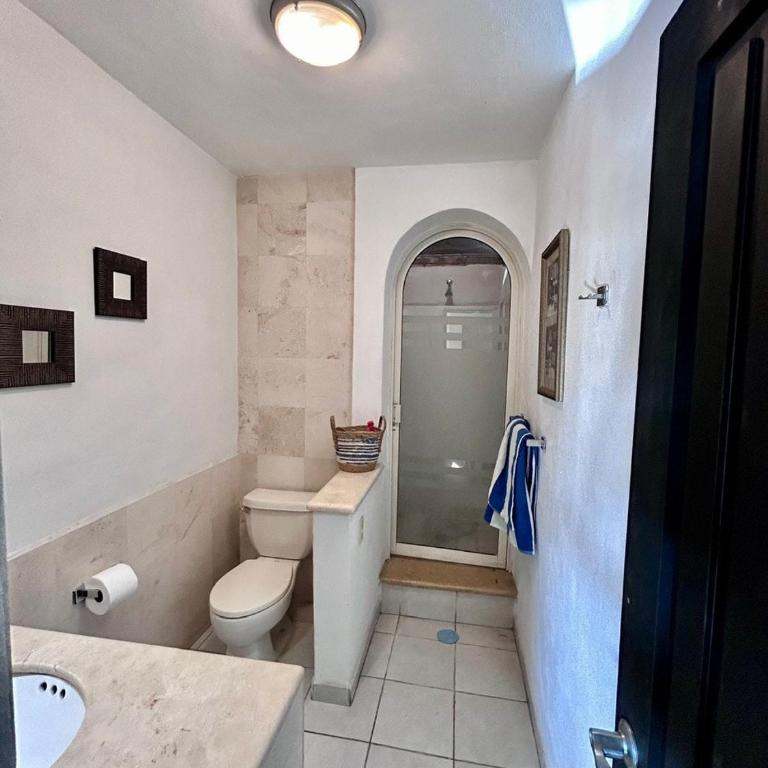 2 Bedroom Treetop Condo - Apartment - 12