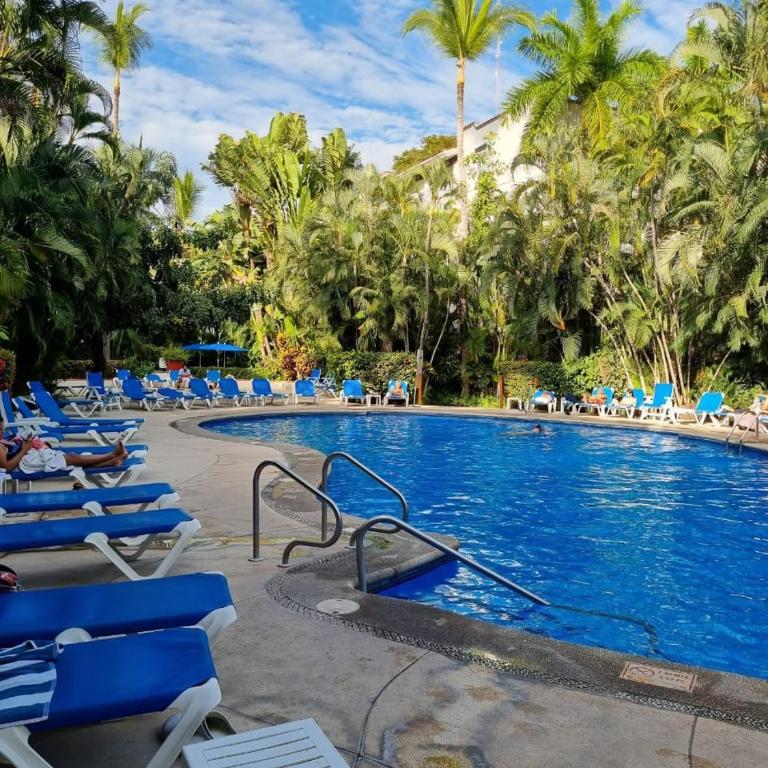 2 Bedroom Treetop Condo - Apartment - 15
