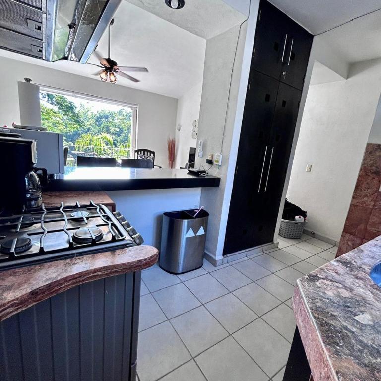 2 Bedroom Treetop Condo - Apartment - 24