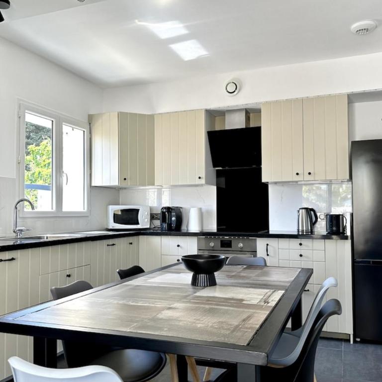 Maison l 3ch l Piscine l Clim l Isle-sur-la-Sorgue - Casa con 3 Camere da Letto - 12
