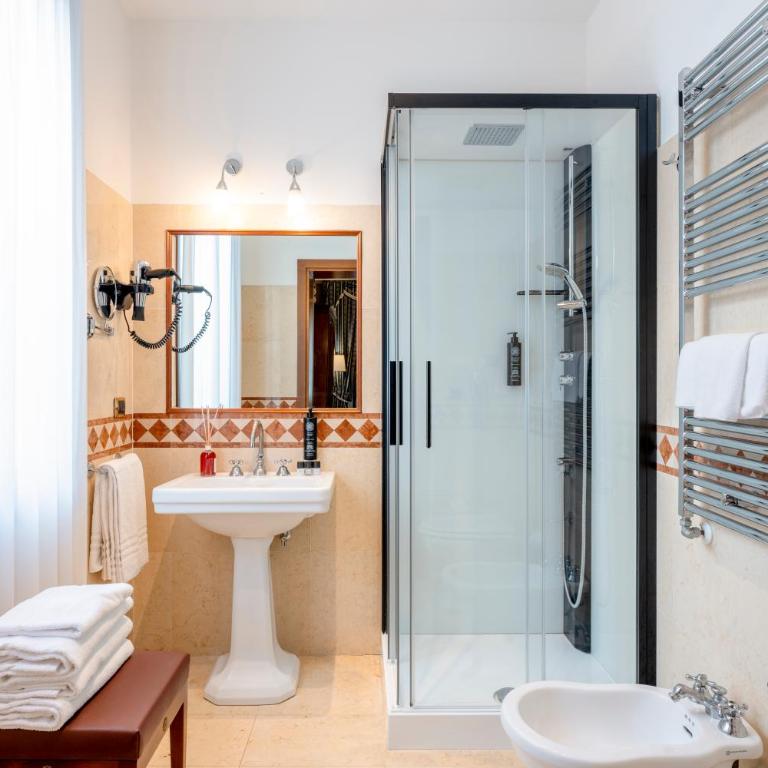 Hotel Al Ponte Dei Sospiri - Junior Suite (3 Adulti) - 3