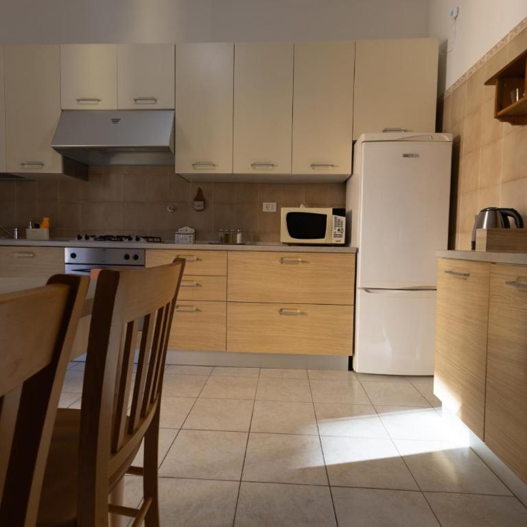 Carracci 29 - Two-Bedroom Apartment - 13