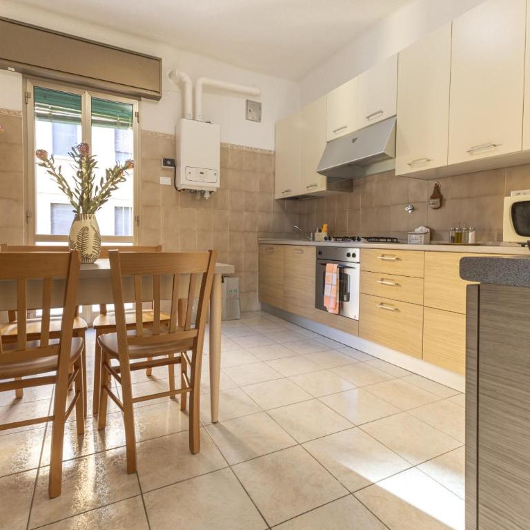 Carracci 29 - Two-Bedroom Apartment - 11