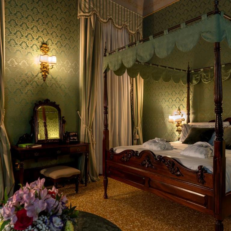 Hotel Al Ponte Dei Sospiri - Junior Suite con Vista Canale - 7