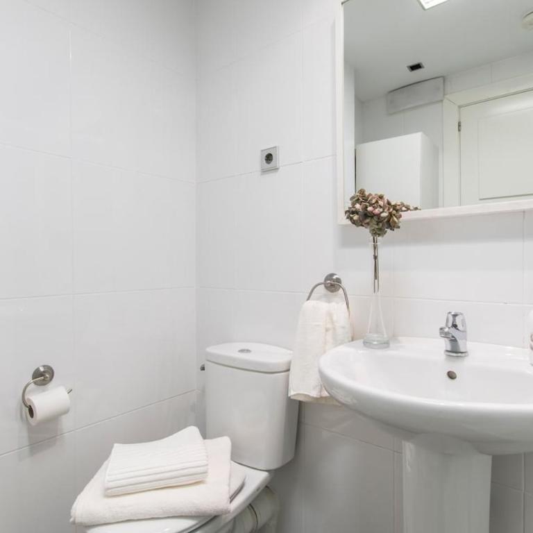 Madrid Total Access Apt 4 person - One-Bedroom Apartment - 5