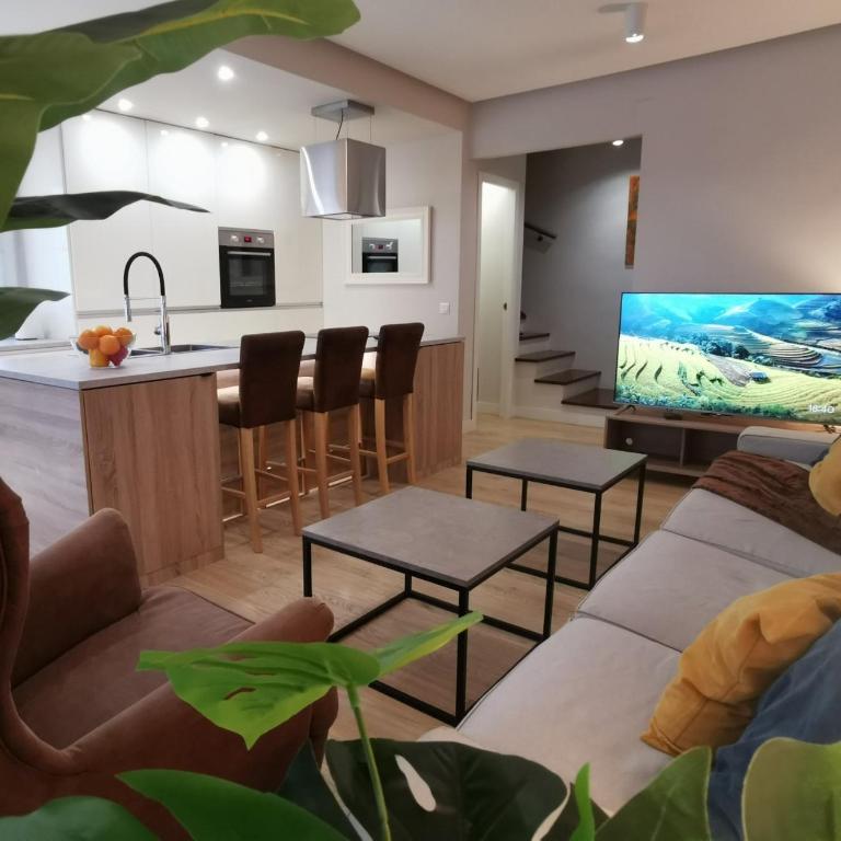 Modern house with pool, just 700m away from beach - Maisonette-Apartment - 7