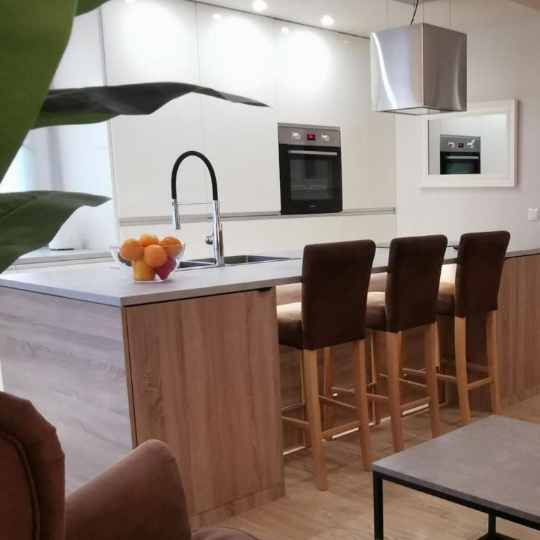 Modern house with pool, just 700m away from beach - Maisonette-Apartment - 8