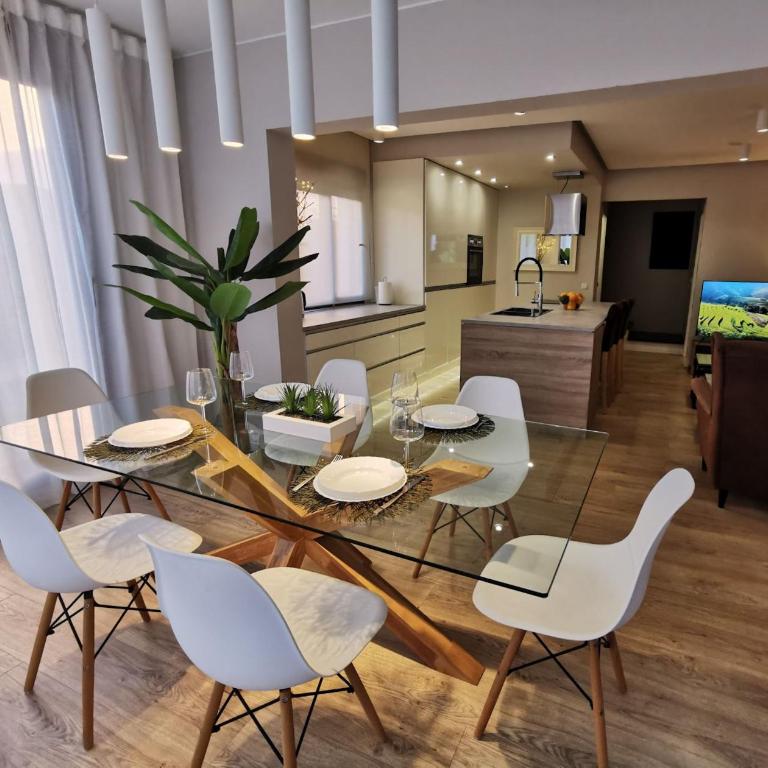 Modern house with pool, just 700m away from beach - Maisonette-Apartment - 2