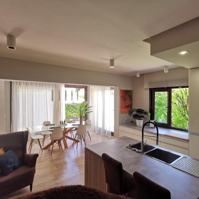 Modern house with pool, just 700m away from beach - Maisonette-Apartment - 13